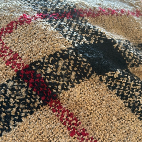 Fringe pattern poncho - Picture 2 of 2